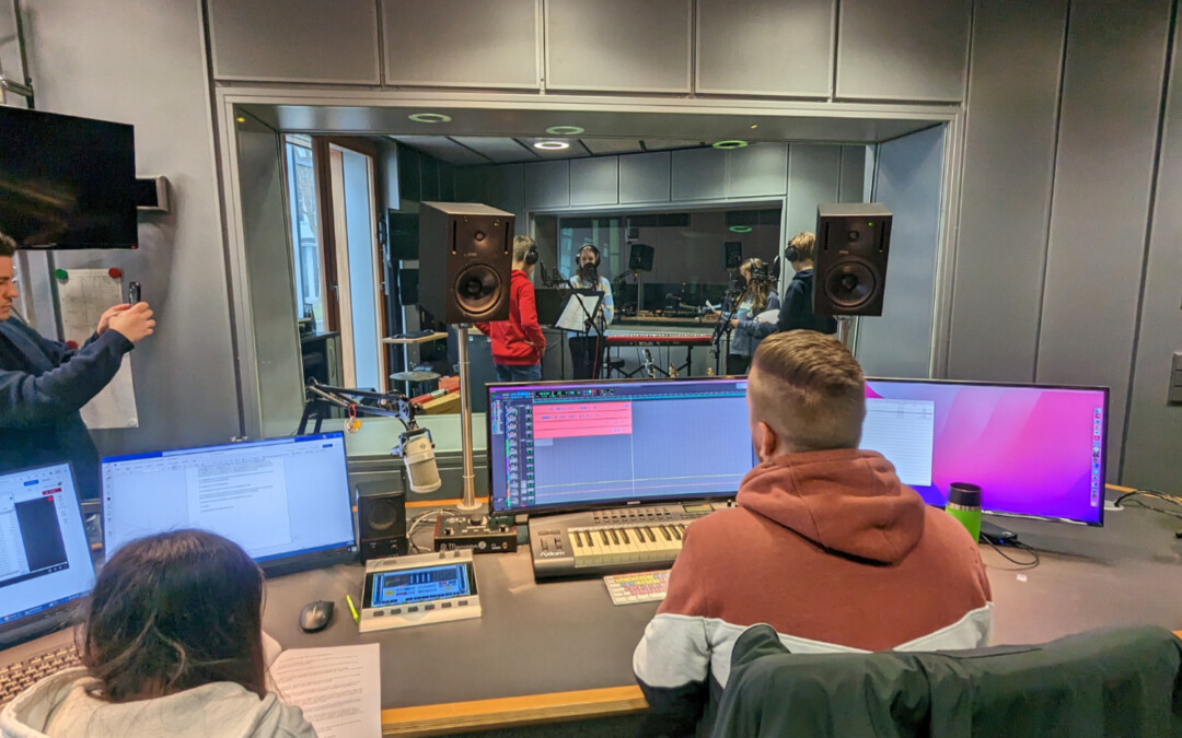 WPK Journalismus gewinnt NDR Podclass-Wettbewerb und löst Gewinn ein