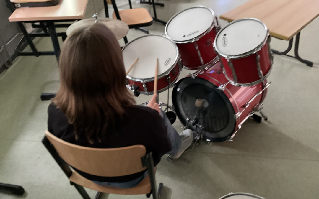 Kreative Köpfe am Werk – Das Schulband- und Songwriting- Projekt